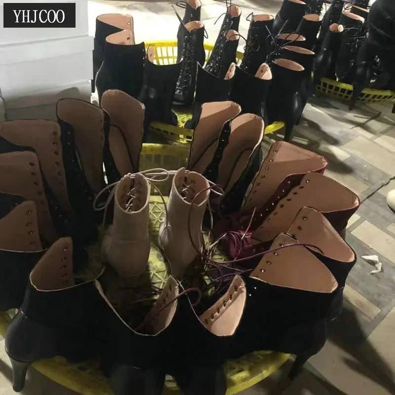 Botas Peep Toe Femininas em Tela e Salto Alto