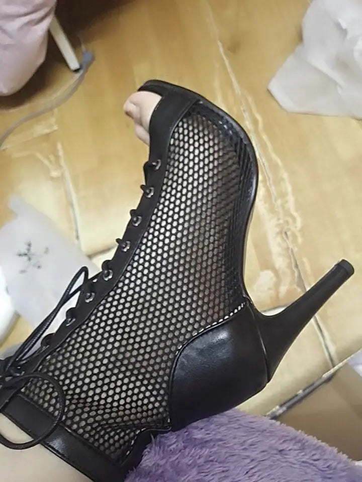 Botas Peep Toe Femininas em Tela e Salto Alto