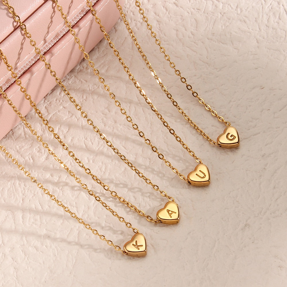 Colar Minimalista Feminino Pequeno Com Inicial Amor Jóias Aço Inoxidável Banhado a Ouro 18k Mini Colar com Pingente de Carta em Forma de Coração E.B.belle