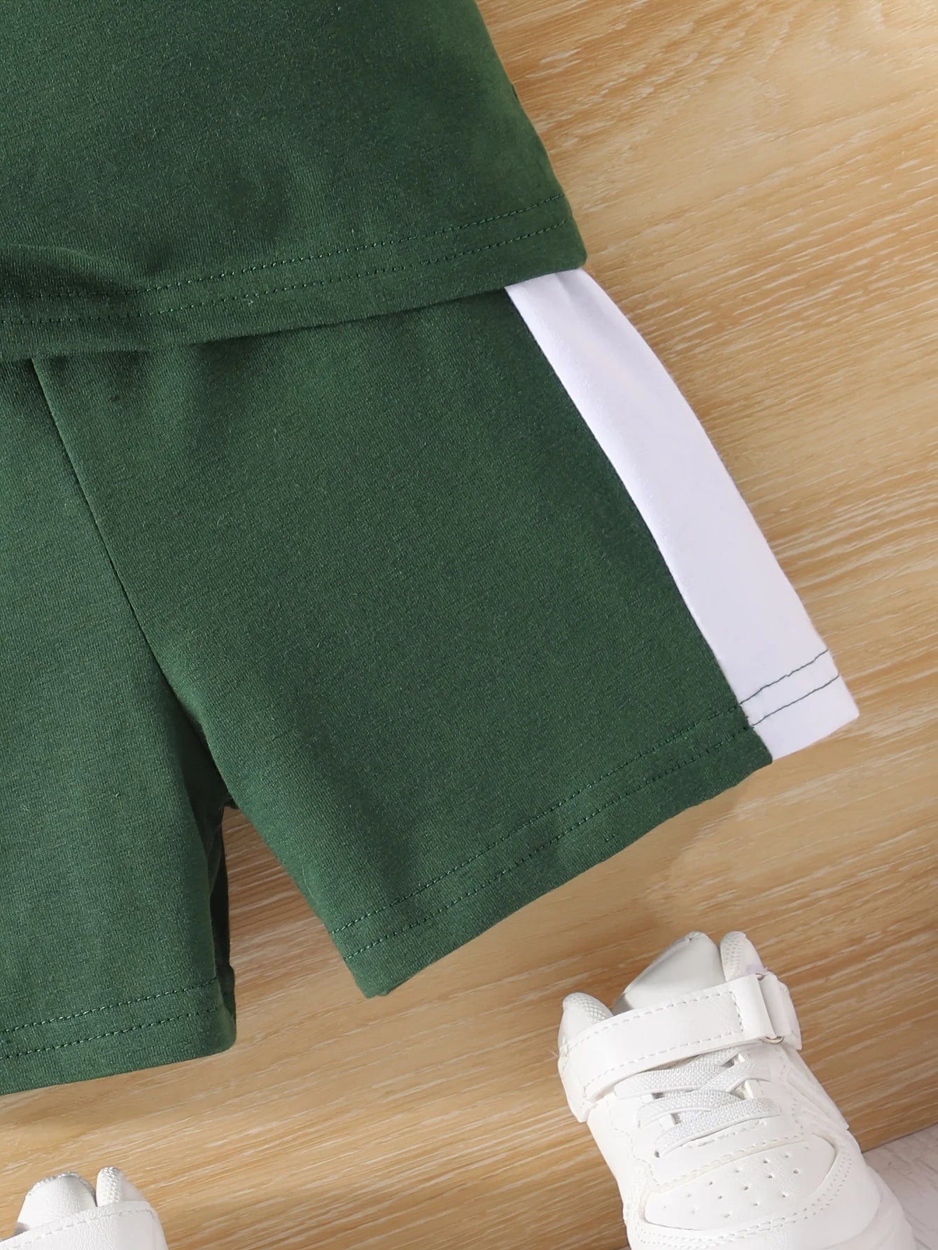 Conjunto infantil top e shorts, bebê menino, esportivo, impressão, lapela, casuais, cores verde e branco