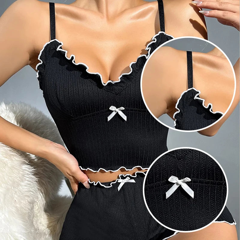 Camisola Decote em V Preta Feminina com Detalhes Delicados
