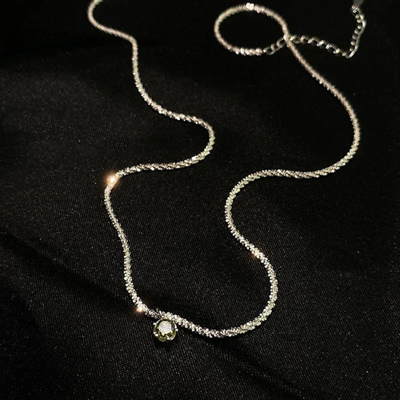 Colar e Aneis Feminino Brilhante com Design Elegante