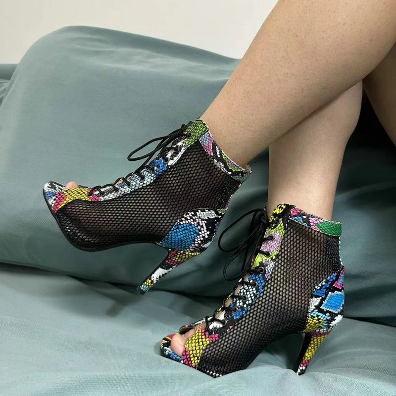 Botas Peep Toe Femininas em Tela e Salto Alto