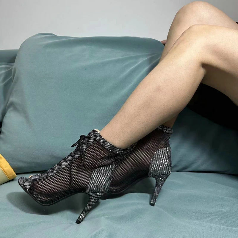 Botas Peep Toe Femininas em Tela e Salto Alto