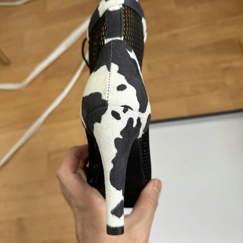 Botas Peep Toe Femininas em Tela e Salto Alto