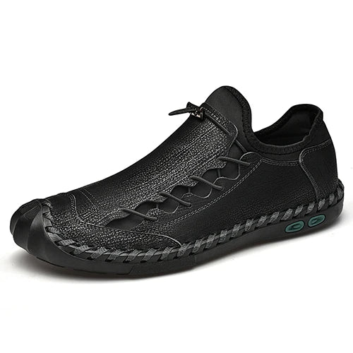 Sapatos masculinos em couro preto com design moderno e confortável para uso diário