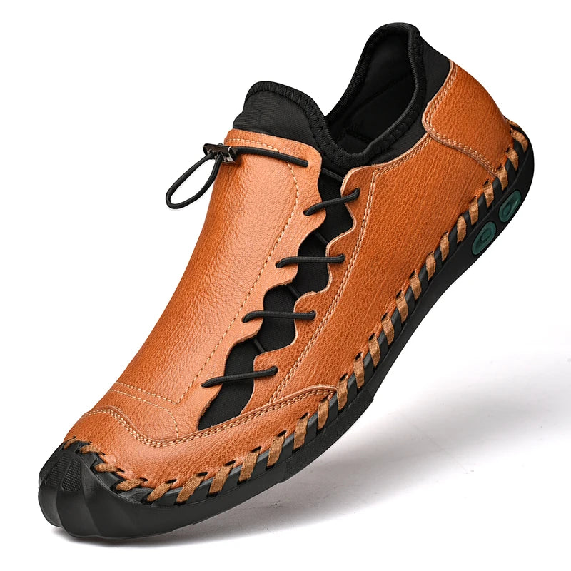 Sapatos masculinos em couro da ABFUBER, com design moderno e estilo confortável para o dia a dia.
