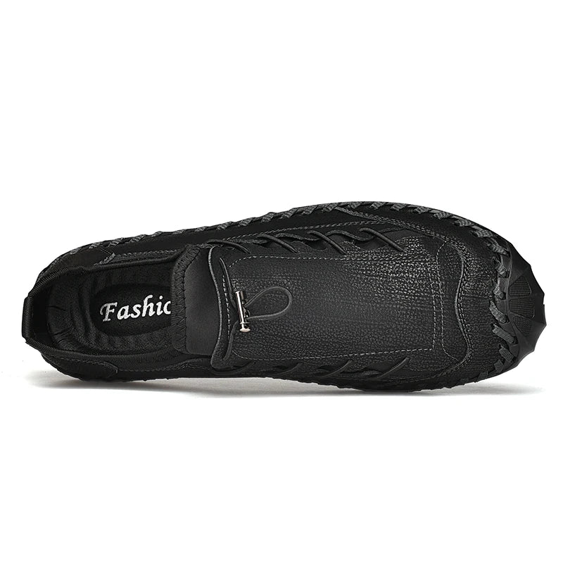 Sapatos masculinos em couro preto com design elegante e solado antiderrapante