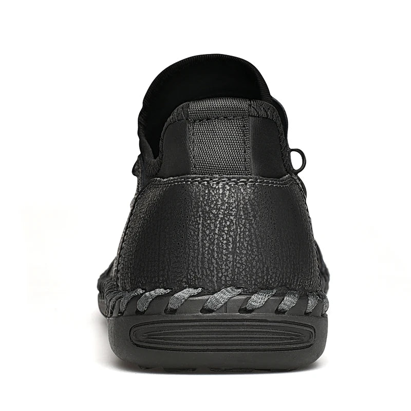 Vista traseira de sapatos masculinos em couro ABFUBER com design moderno e solado antiderrapante