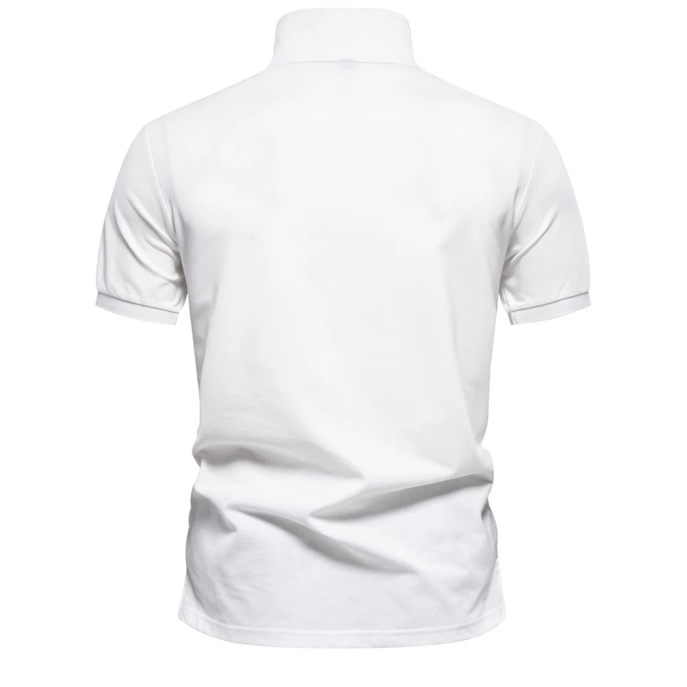 Camisa polo masculina gradiente com design moderno, ideal para looks casuais e confortáveis