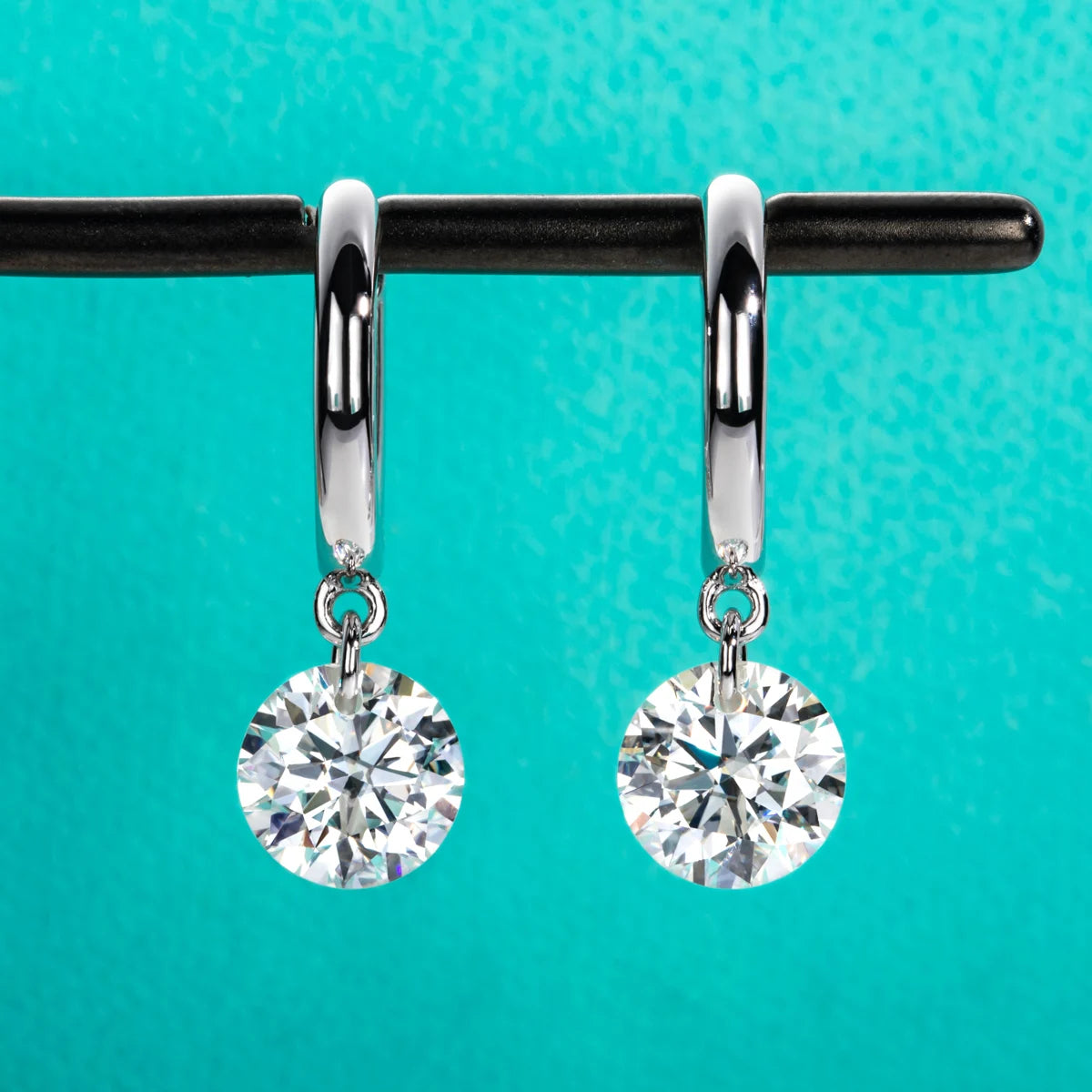 Brincos de argola com diamante da Anu JEWEL, elegantes para ocasiões especiais