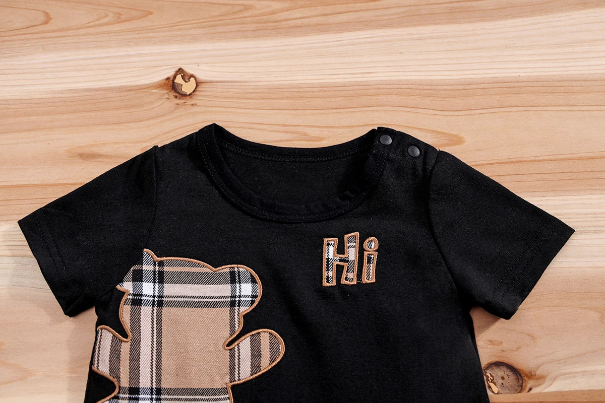 Blusa preta infantil com aplique ursinho xadrez e patch Hi roupa infantil menino estampa divertida