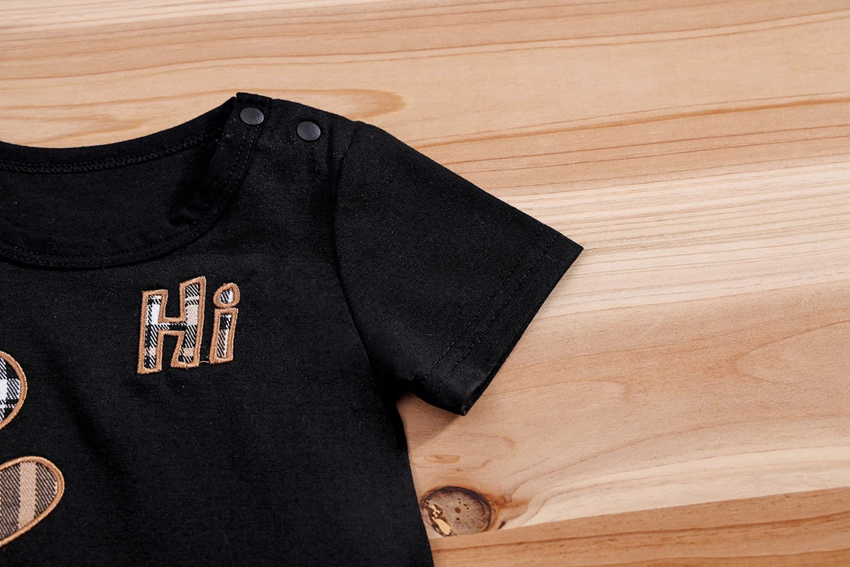 Conjunto IURNXB roupa infantil menino estampa divertida camiseta preta manga curta com aplique Hi