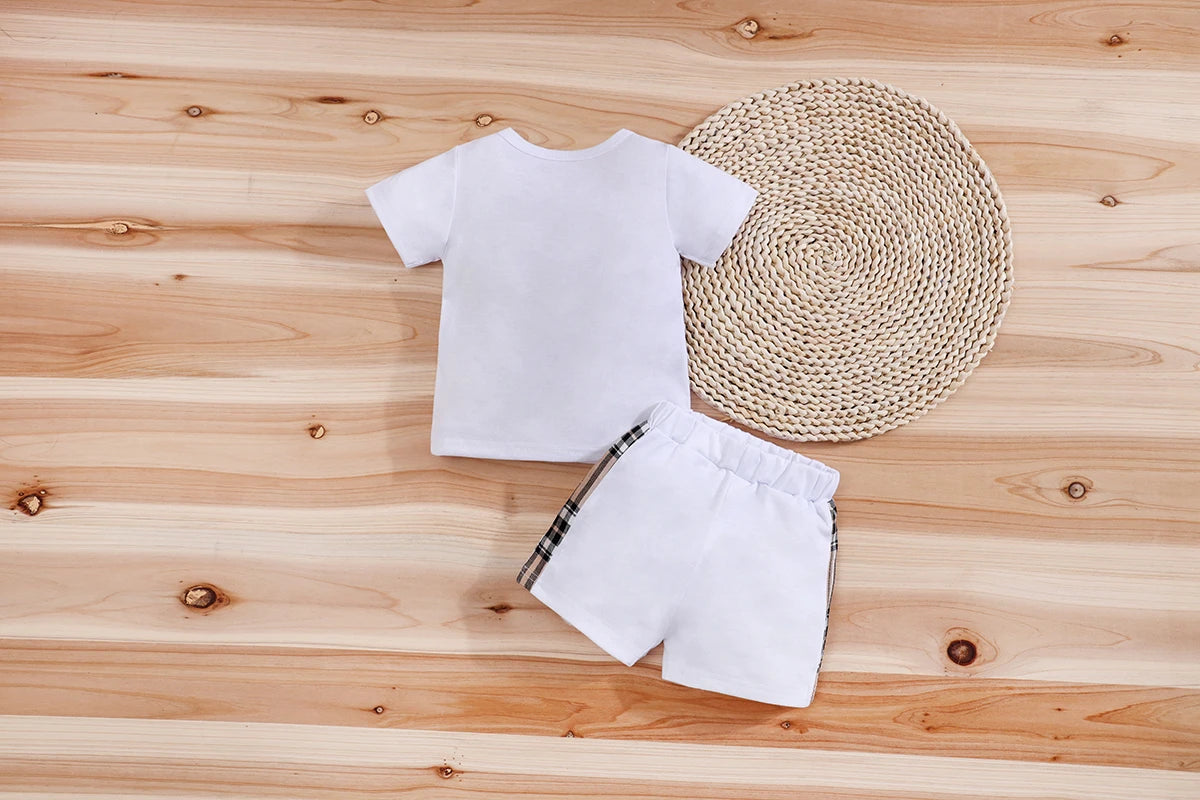 Conjunto IURNXB roupa infantil menino estampa divertida camiseta branca manga curta e shorts com detalhe xadrez