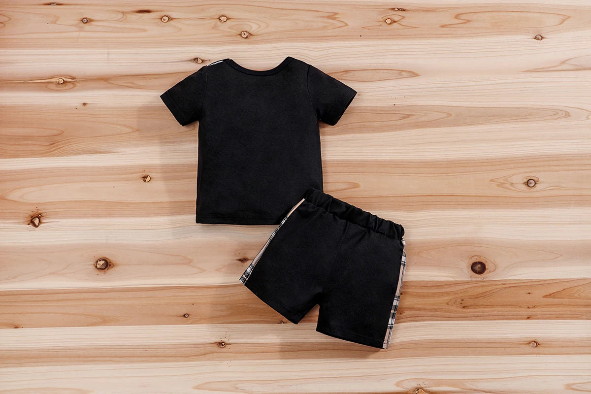 Conjunto IURNXB roupa infantil menino estampa divertida camiseta preta e shorts pretos confortáveis para brincar