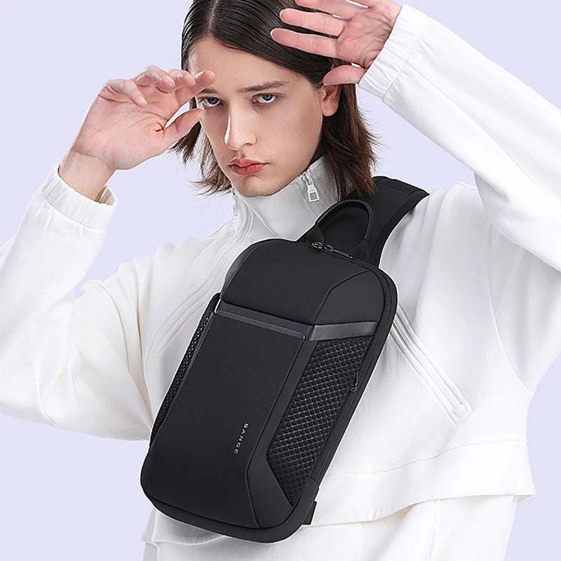Bolsa tiracolo antifurto BANGE masculina em preto, ideal para segurança e estilo no dia a dia