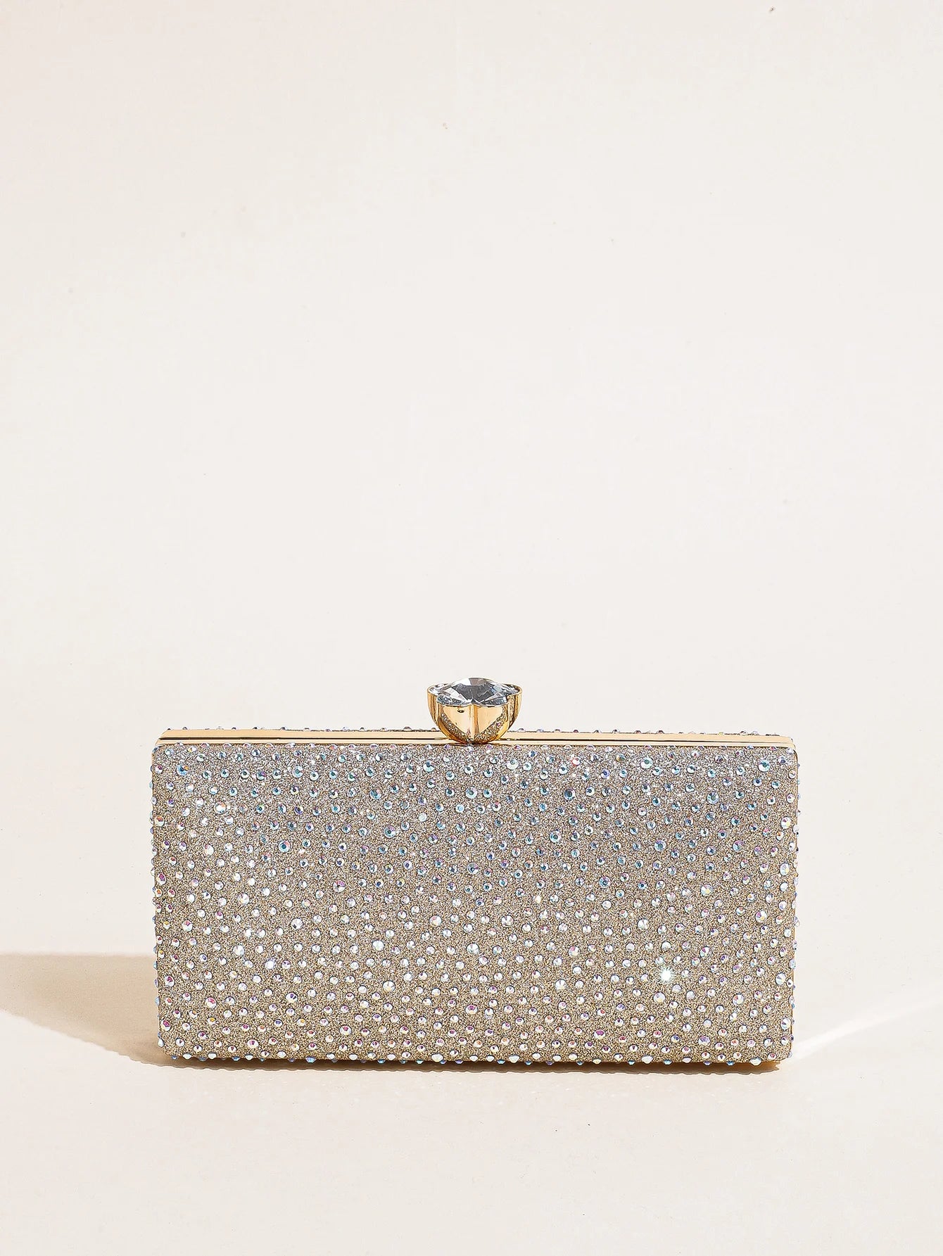 Bolsa feminina elegante com strass brilhante e fecho sofisticado para festas e ocasiões especiais