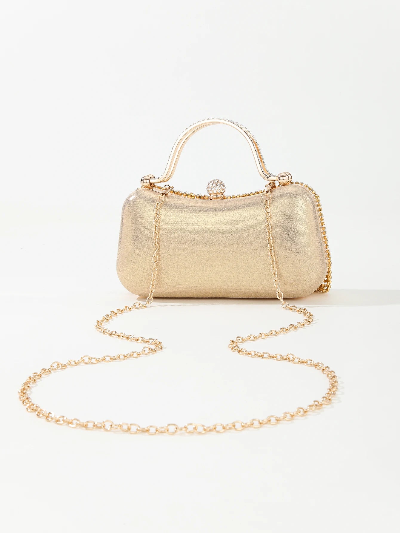Bolsa festa com diamantes em dourado, ideal para eventos elegantes e festas à noite