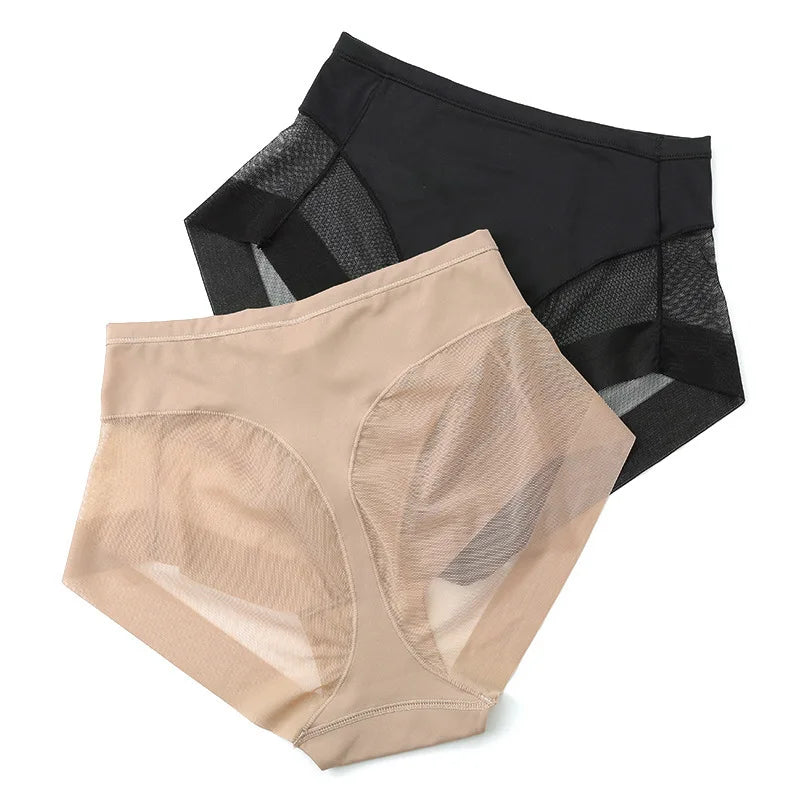 Conjunto de duas calcinhas cintura alta controle, uma preta e uma bege, com design confortável e modelador.