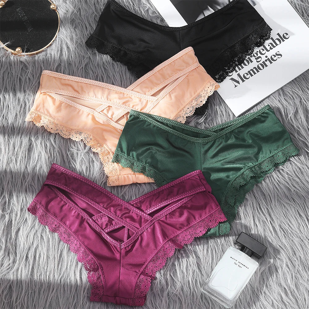 Trio de calcinhas femininas de renda feminina em cores variadas: preto, pêssego e verde musgo
