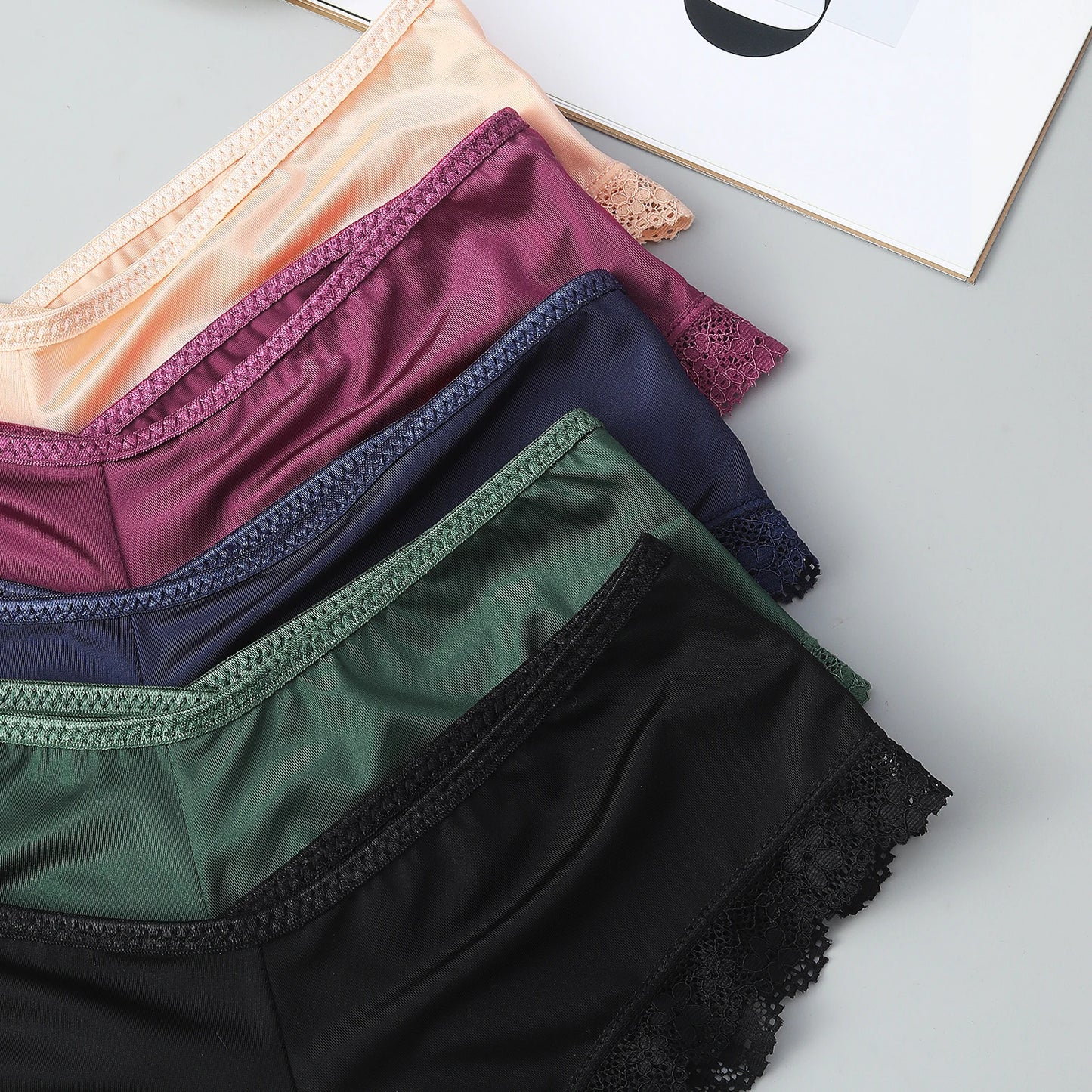 Conjunto de calcinhas femininas de renda feminina em várias cores, ideal para conforto diário