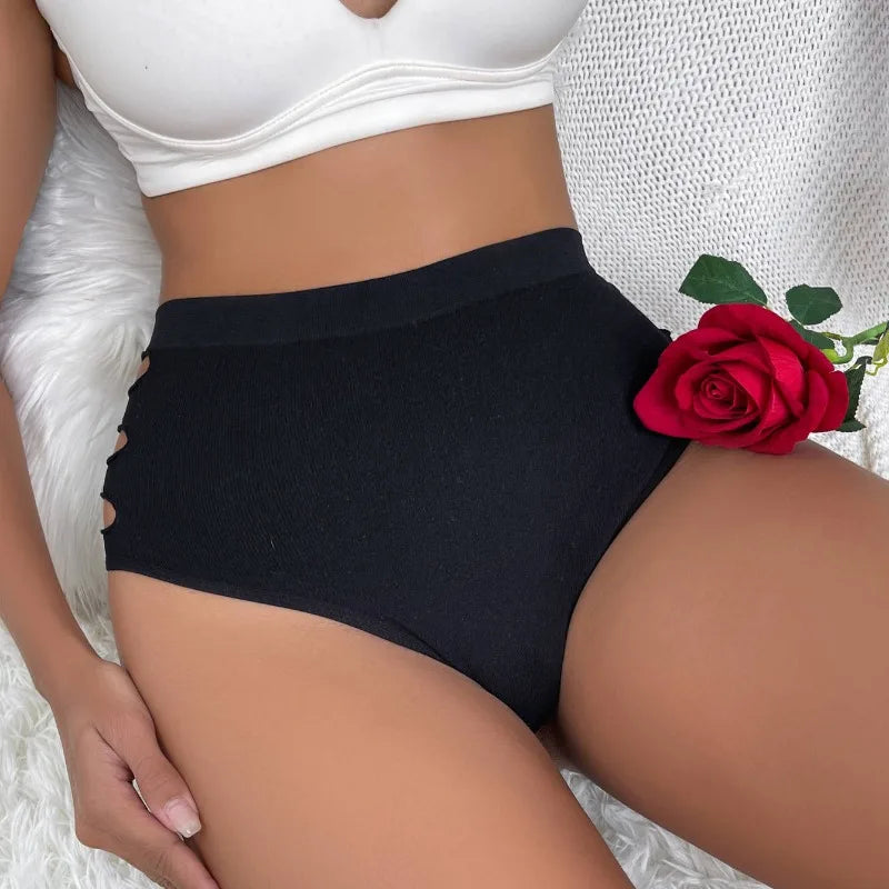 Calcinha feminina cintura alta preta, com detalhe floral, ideal para conforto e estilo diário