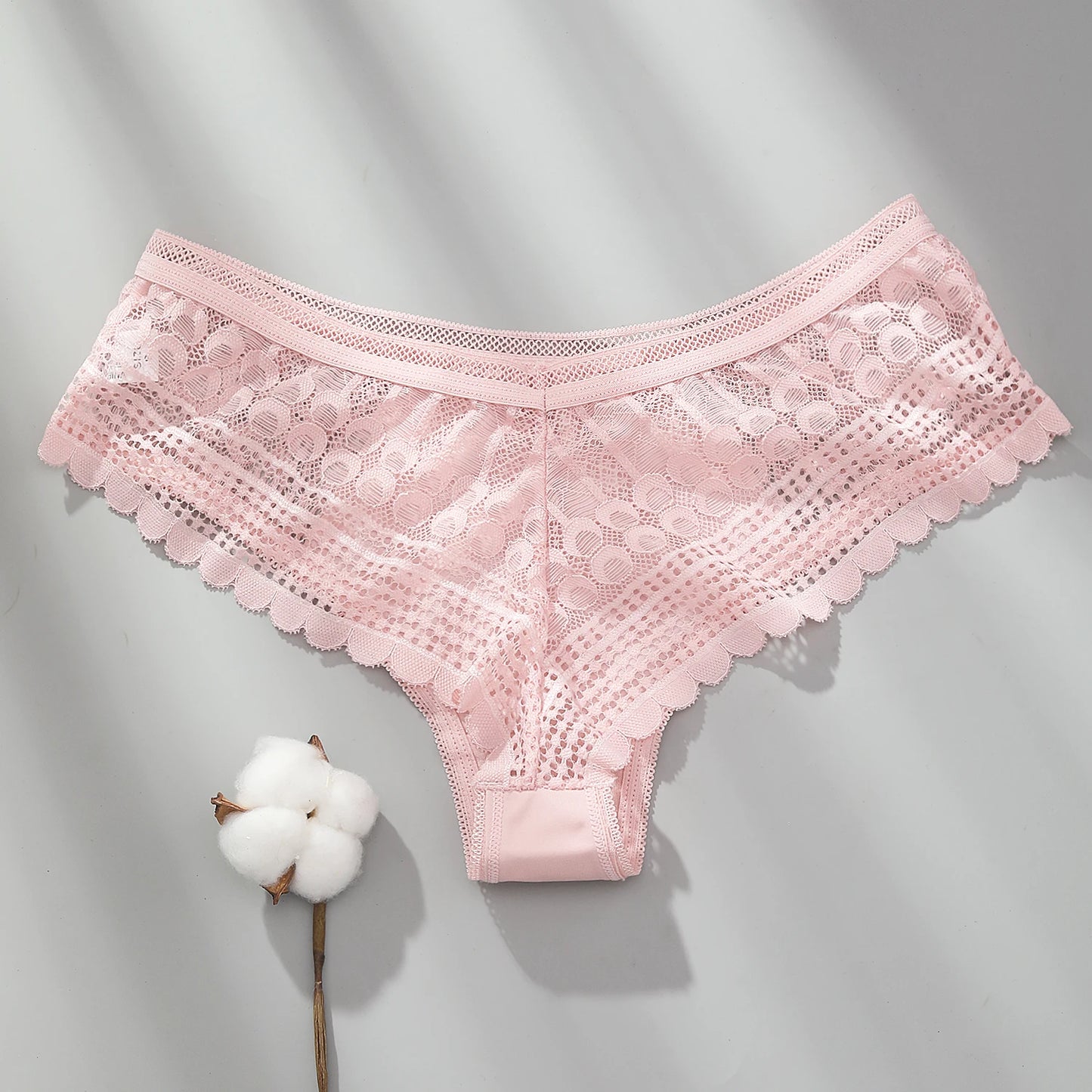 Calcinha feminina renda rosa da FNIO com detalhes em renda e suave caimento