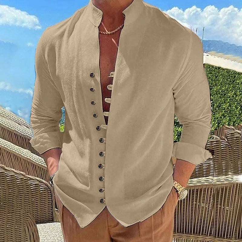 Camisa masculina slim fit bege com botões na frente, ideal para o estilo casual moderno