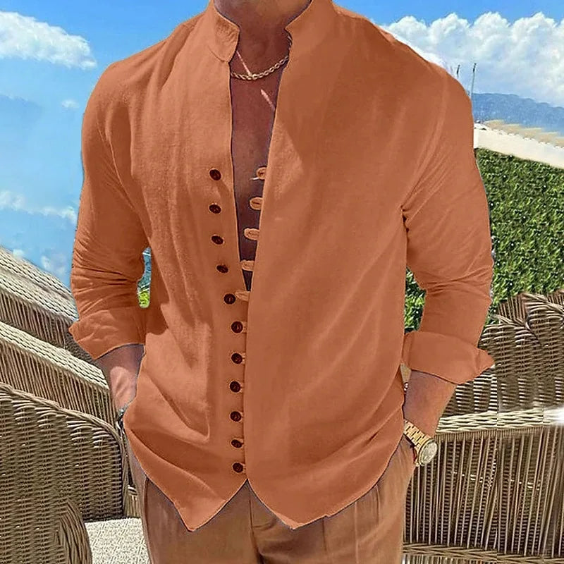 Camisa masculina slim fit em tom terroso com botões frontais e mangas longas