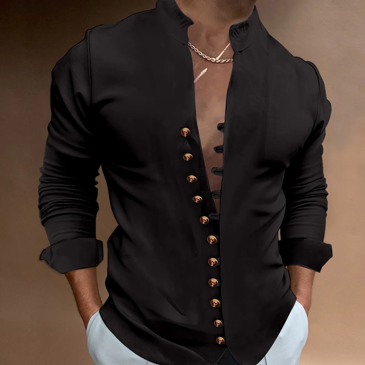 Camisa masculina slim fit preta com botões frontais e mangas longas, ideal para looks elegantes