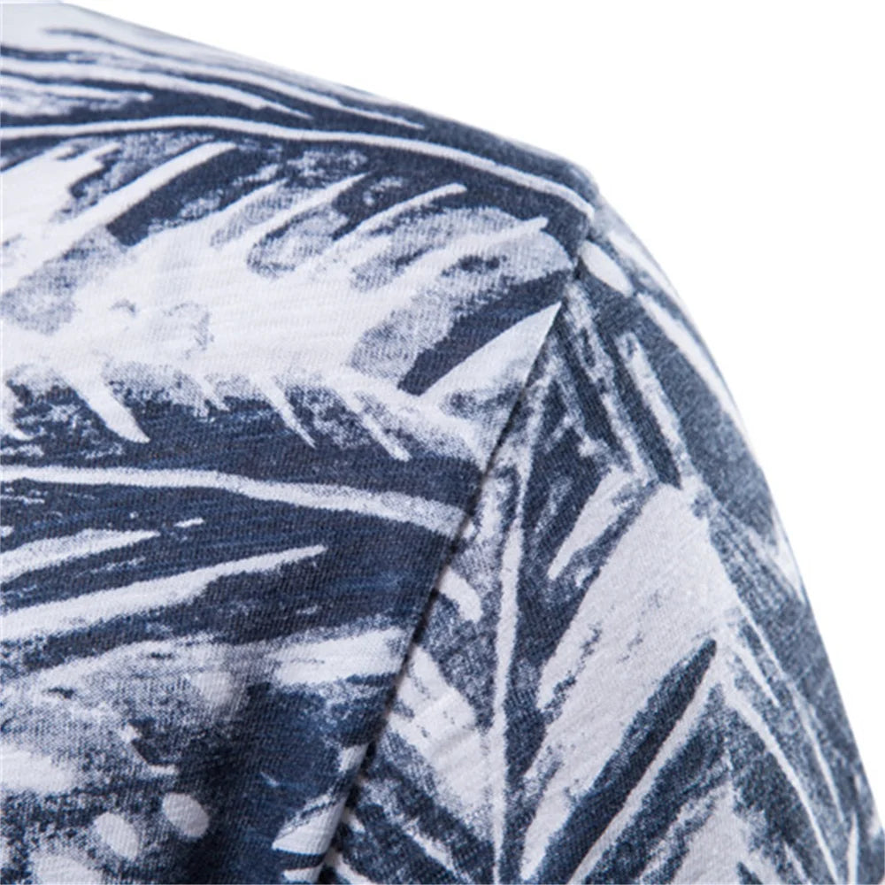 Camiseta masculina AIOPESON com estampa folhas em azul e branco, ideal para looks casuais