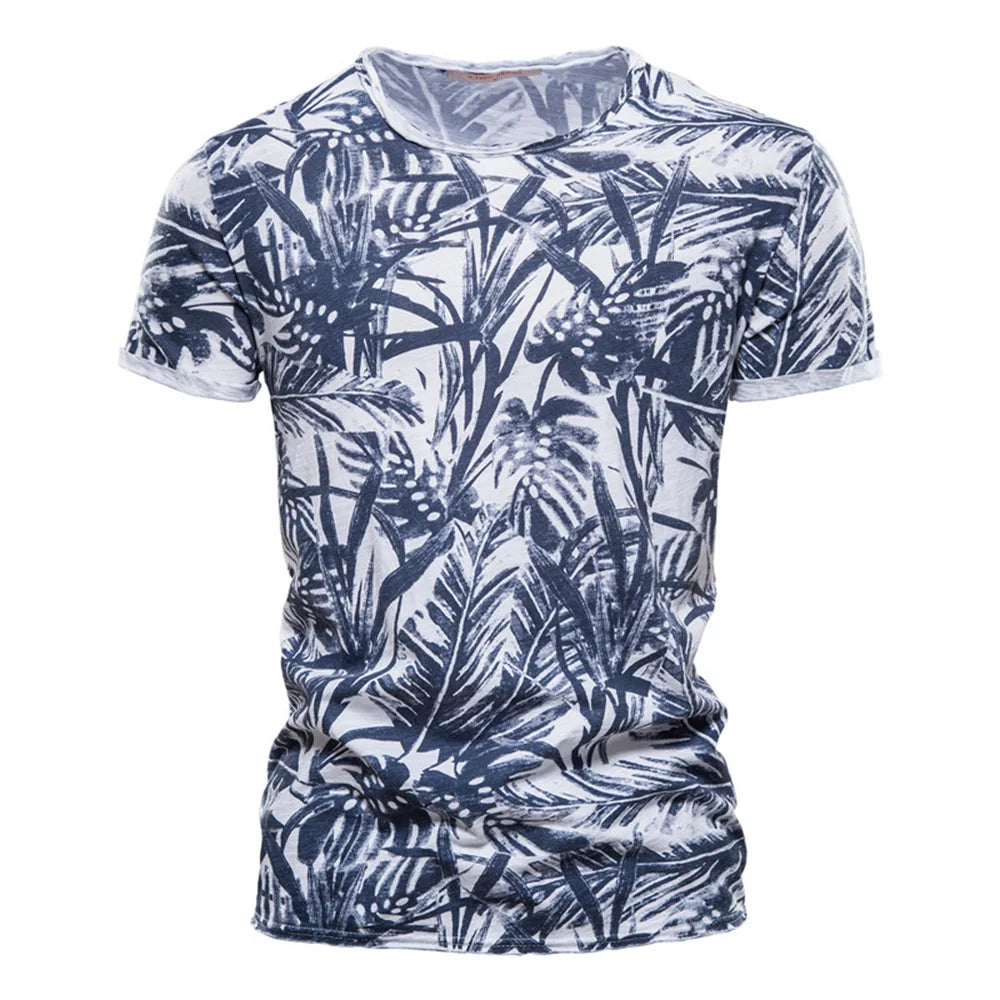 Camiseta masculina AIOPESON com estampa folhas em fundo claro, ideal para looks casuais