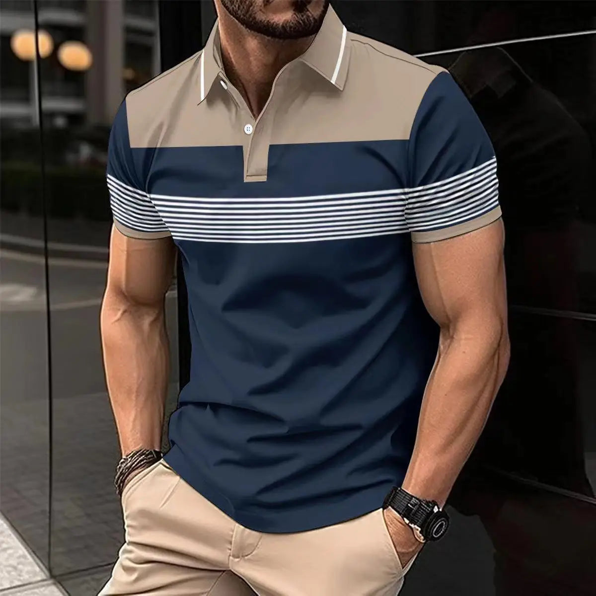 Camiseta polo masculina listrada em azul marinho com detalhes em bege e listras brancas