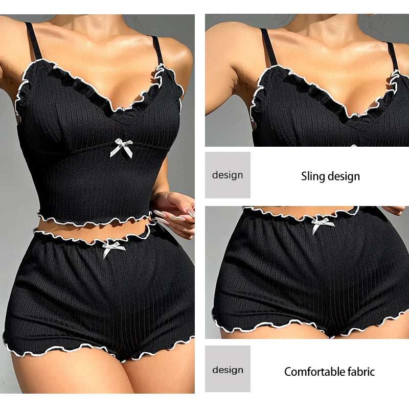 Camisola decote em v preta com design de alças e tecido confortável, ideal para dormir ou relaxar