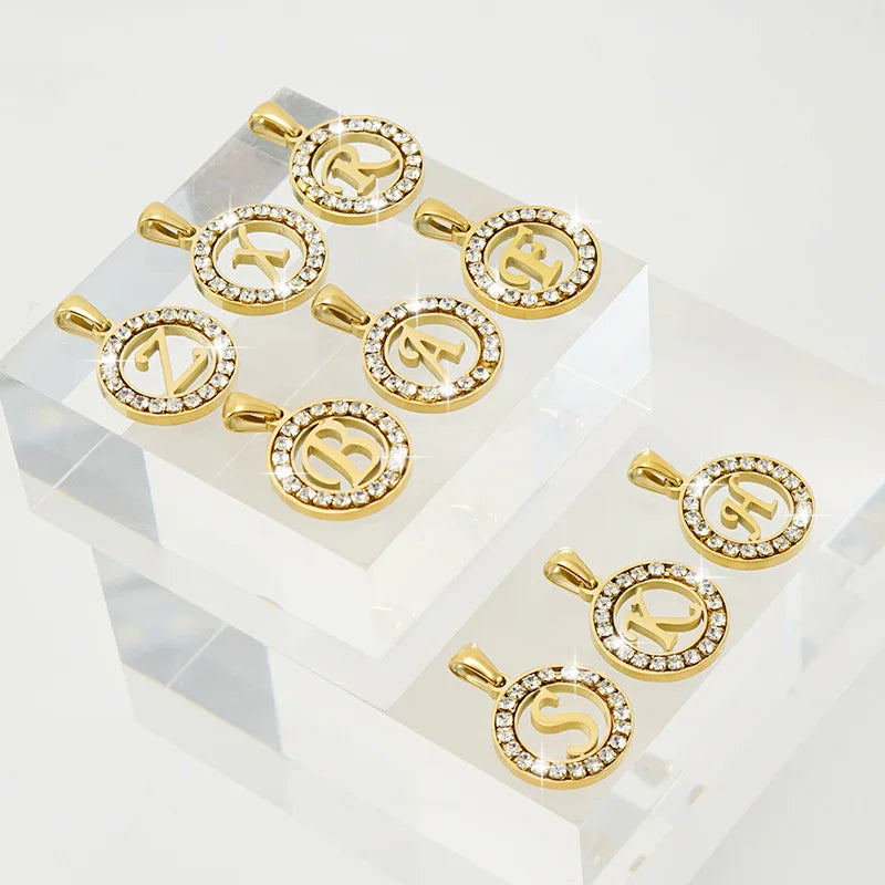 Conjunto de colares charme feminino personalizado com pendentes brilhantes em formato de letras