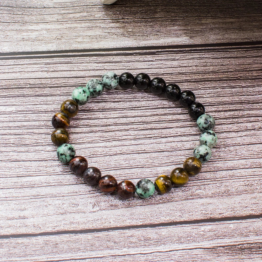 Colar japamala turquesa africana com contas coloridas em tom verde e marrom para meditação