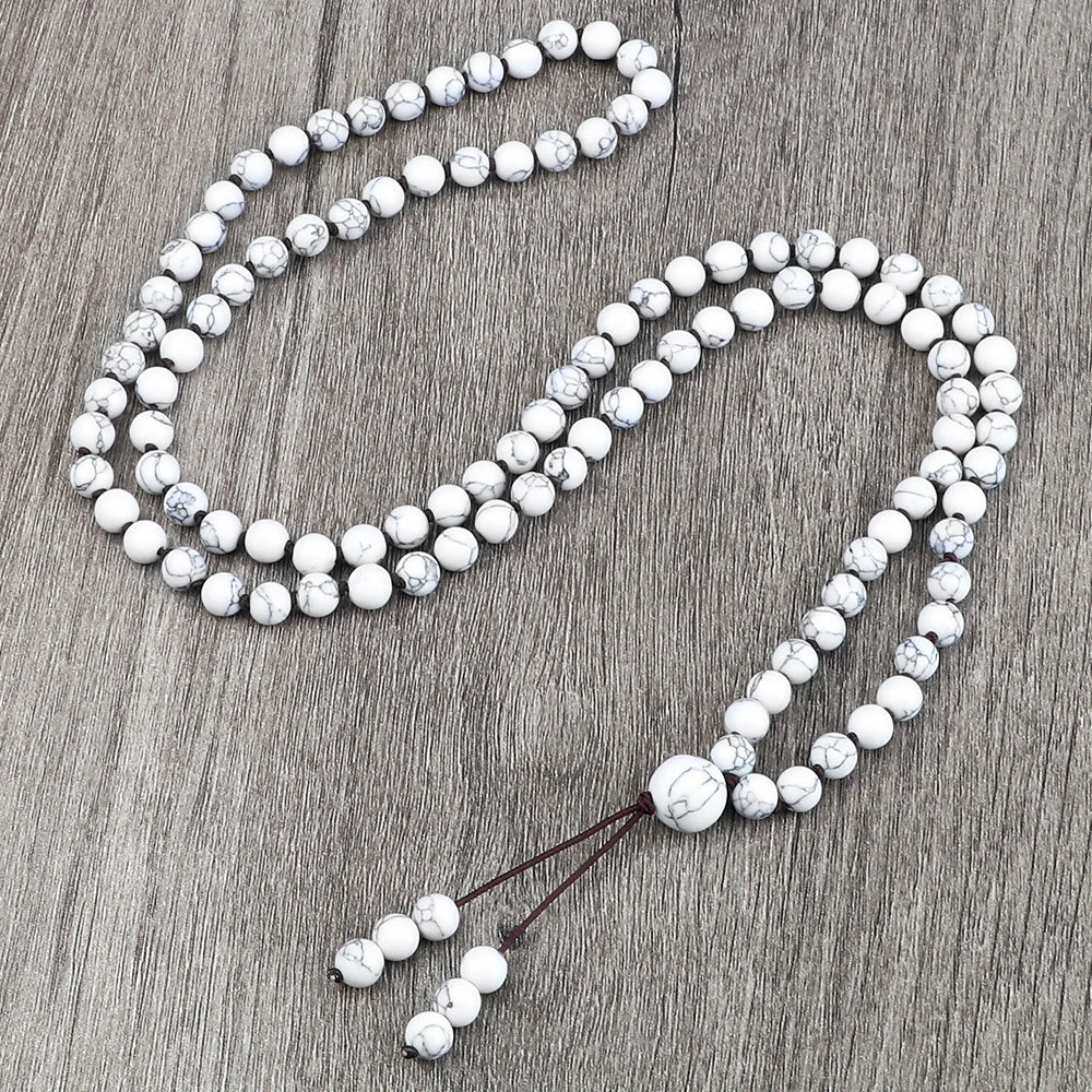 Colar multicolorido pedras naturais com contas lisas e texturizadas, ideal para meditação e estilo boho