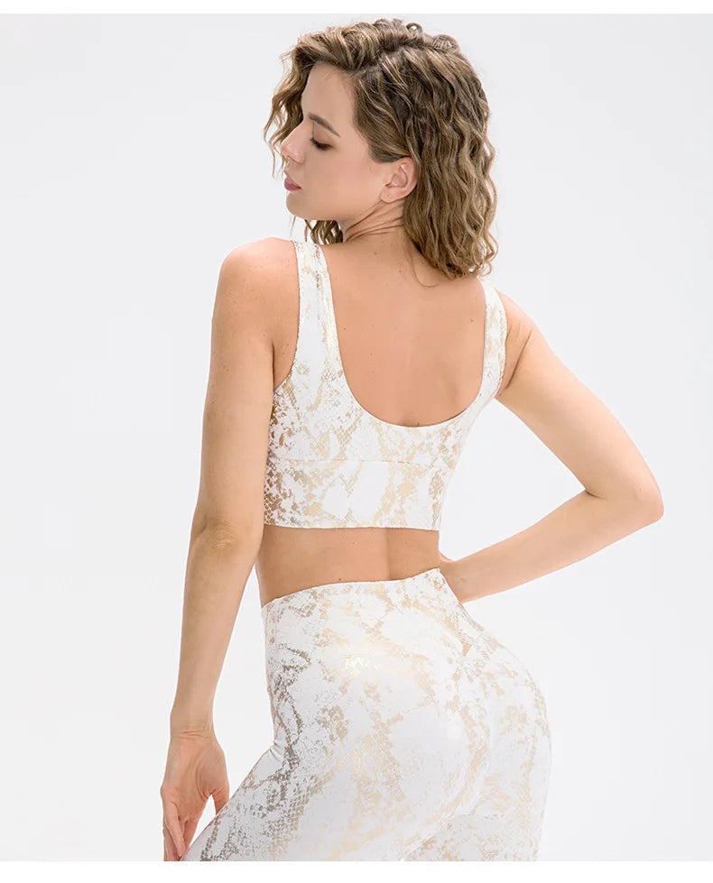 Conjunto feminino banhado a ouro, top e leggings de estampa cobra para treinos elegantes e confortáveis