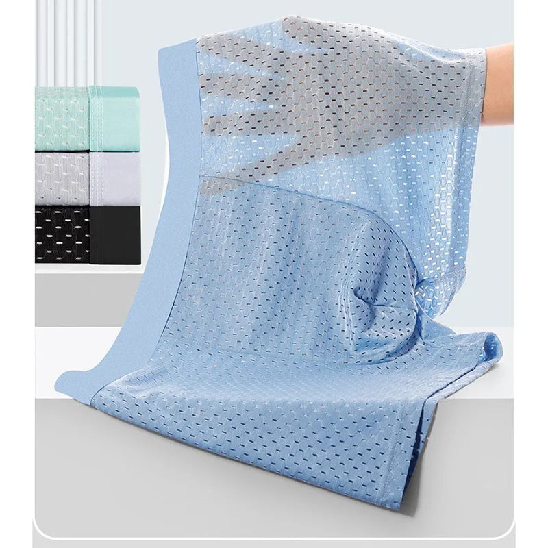 Cueca masculina seda gelada em azul, com tecido leve e respirável para conforto diário
