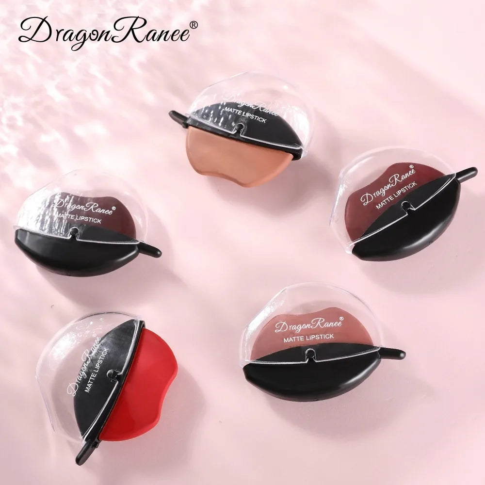 Batom Dragon Ranee matte em diferentes tons, embalagens transparentes e design moderno