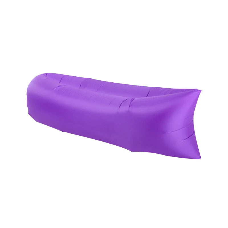 Sofá cama inflável roxo ideal para acampamentos como equipamento de acampamento leve