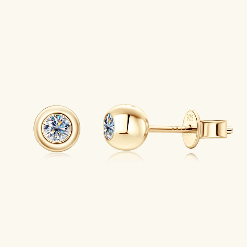 Brincos unisex moissanite em ouro com design elegante e moderno, perfeitos para qualquer ocasião
