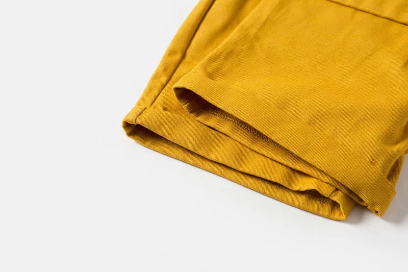 Conjunto de roupas infantis YSOYOK com peça amarela dobrada detalhe roupa menino com gravata borboleta amarela