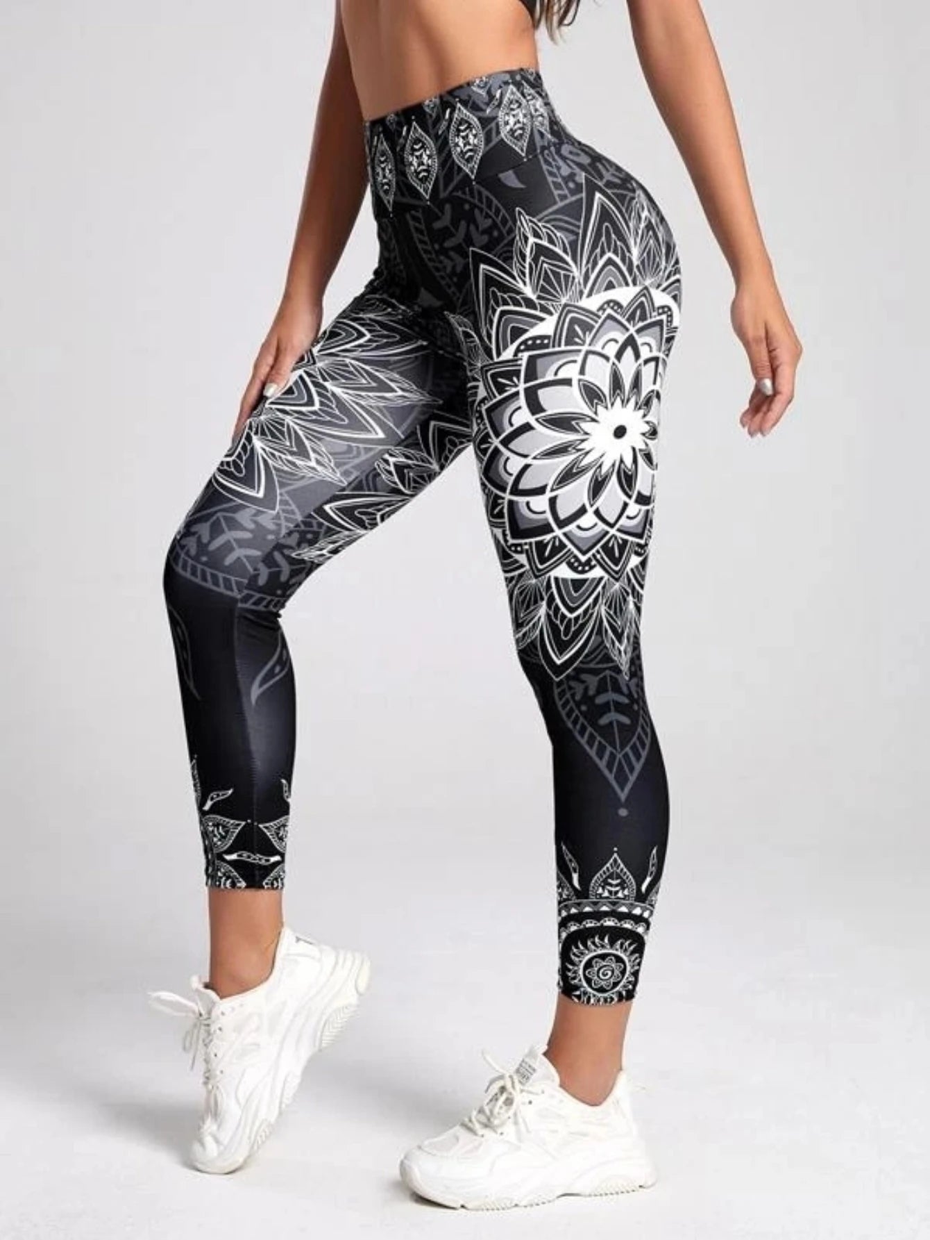 Legging cintura alta levantamento bumbum com estampa em mandala em preto e branco para mulheres ativas