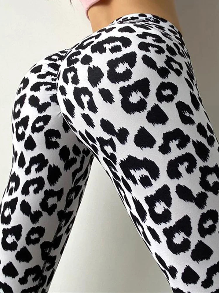 Leggings femininas estampa animal com design em preto e branco para conforto e estilo no dia a dia