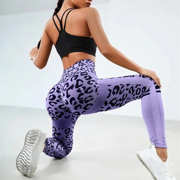 Calça feminina CEODOGG na estampa de oncinha, ideal para yoga feminina e atividades físicas