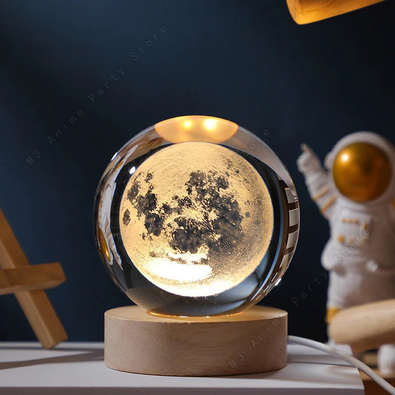 Lâmpada de led decorativa O Badalo do sino com bola de cristal decorativa brilhante 5cm em base de madeira mostrando lua iluminada