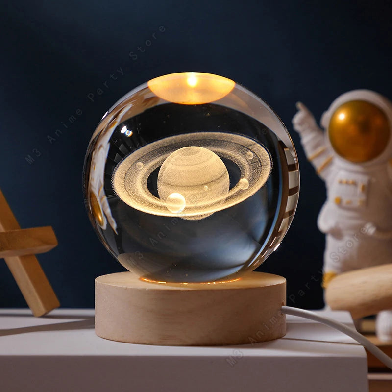 Lâmpada de led decorativa O Badalo do sino com bola de cristal decorativa brilhante 5cm em base de madeira e luz quente