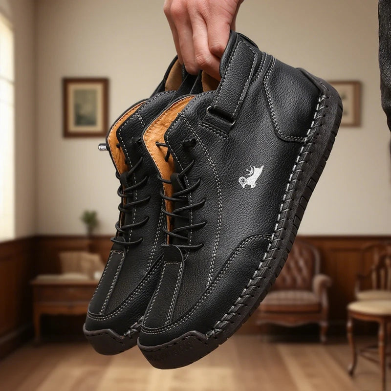 Mocassim masculino antiderrapante couro DQTBE em preto, ideal para conforto e estilo no dia a dia