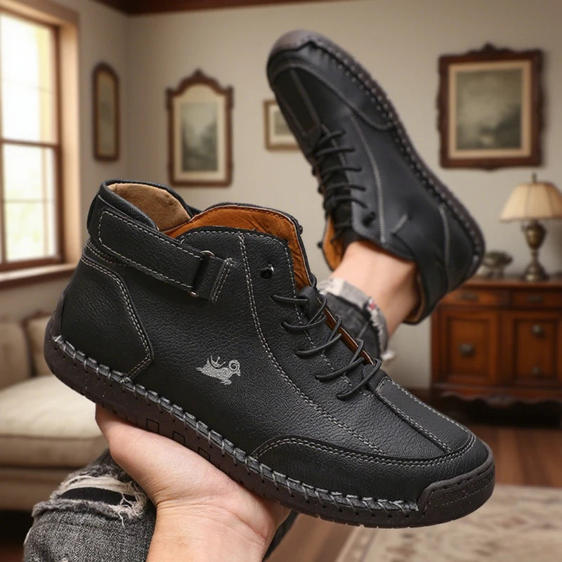 Botas masculinas DQTBE em couro com design antiderrapante, ideal para o conforto diário. Mocassim masculino antiderrapante couro.